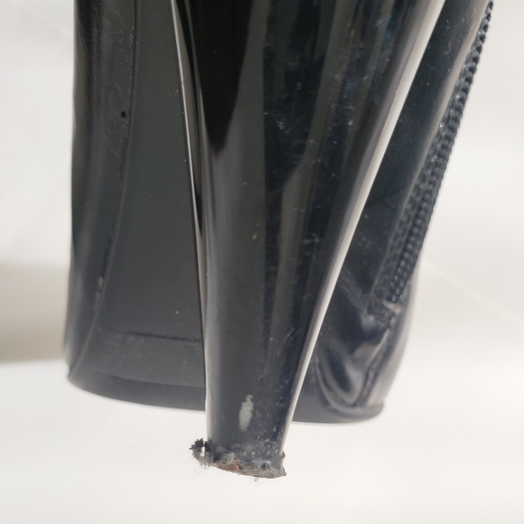 Laura Biagiotti | Leather Boots with Tassels - Picture 16 of 16